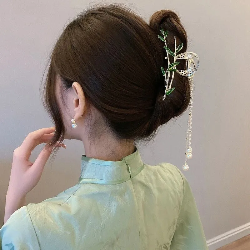 Fashion New Bamboo Tassel Grab Clip Female Ponytail Braid Large Shark Clip Elegant Hair Grab Clip Ancient Style Headdress Female