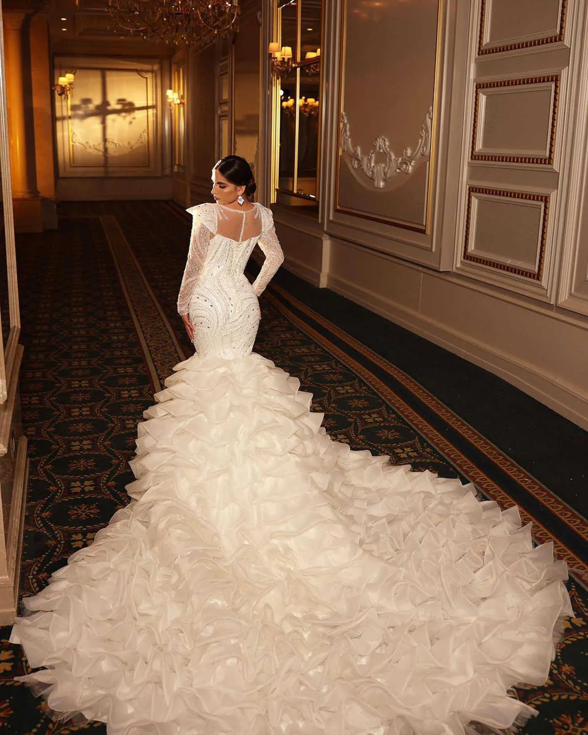 Glamorous Crystal Wedding Dresses Sequins Bridal Gowns Detachable Ruffle Tiered Train Custom Made Bride Dress Vestidos De Novia