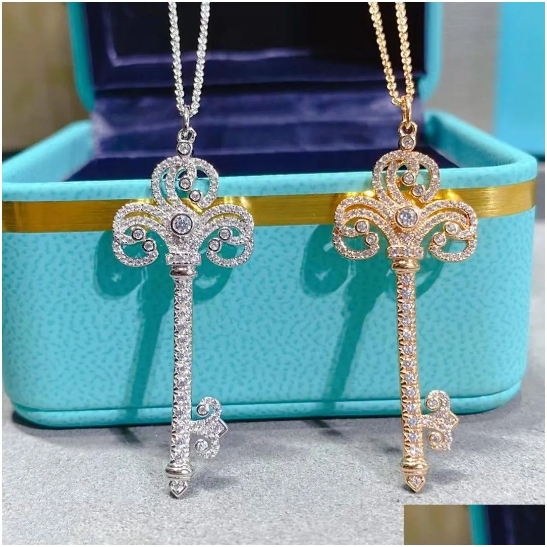  Luxury Diamond Key Necklace Fashion Designer Women`s Pendant Girls Valentine`s Day 18K Gold Jewelry Gift