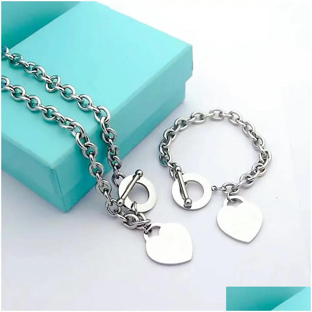  Womens Luxury Designer Necklace Silver Stainless Chain Double Heart Love Necklaces Women Necklace Fashion Jewerly