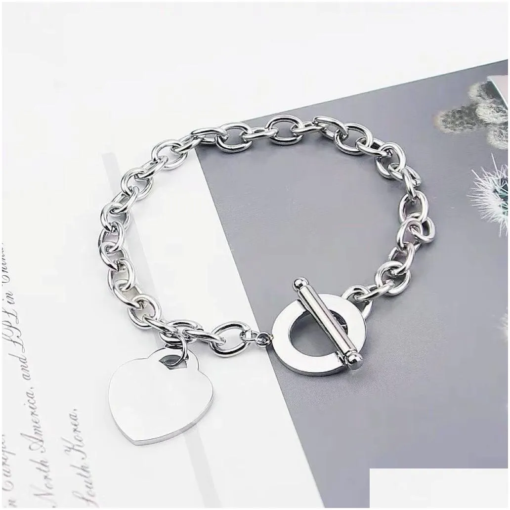  Heart shaped with bracelet necklace Luxury designer women`s fashion suit Brand jewelry with packaging box