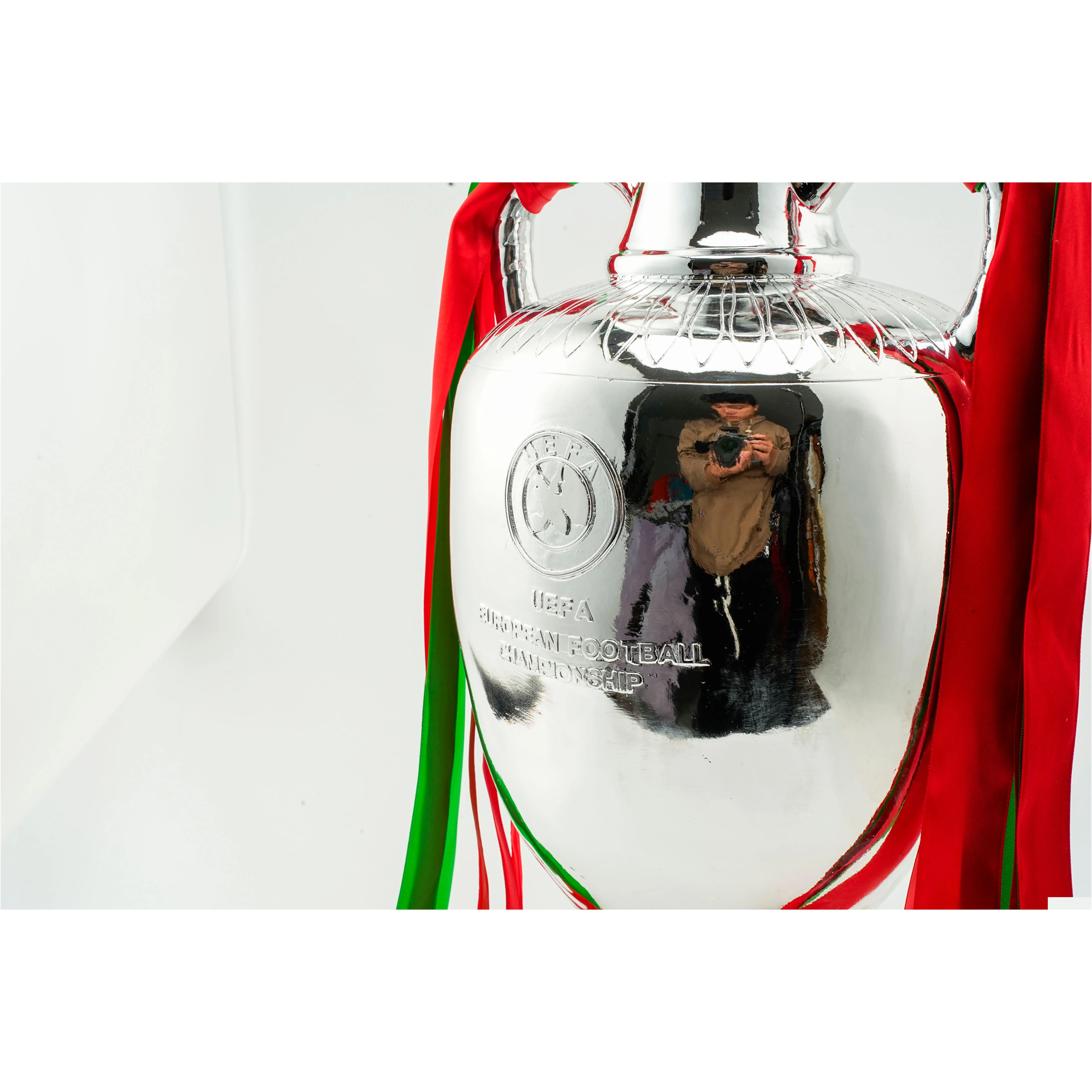 Christmas Toy & Supplies 2024 Germany Delaunay Euro Cup Trophy Decorative Resin Craft Featuring Ronaldo Mbappe Sane Kane Bellingham D Otvum