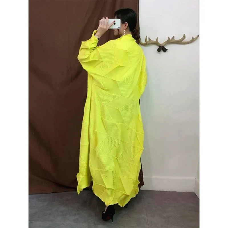 Women`s Wool Blends DUOSHA Spring Pleated Trench Coat For Women Long Length Solid Color Fold Windbreaker Female Fashion Clothing D4578