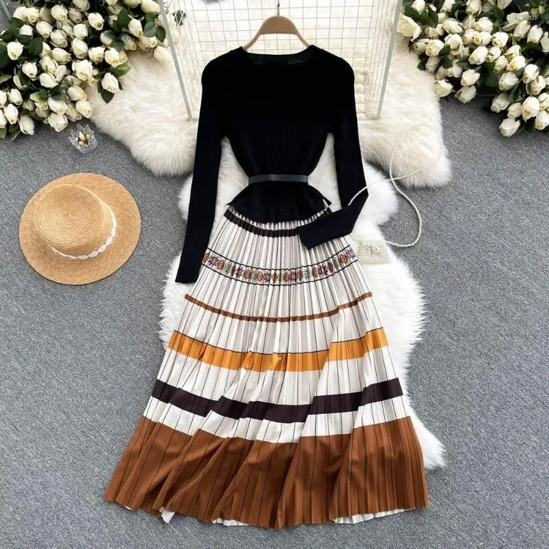 Casual Dresses Autumn Winter Elegant Knitted Patchwork Contrast Color Pleated Dress Women Long Sleeve Office Lady Sweater With Belt