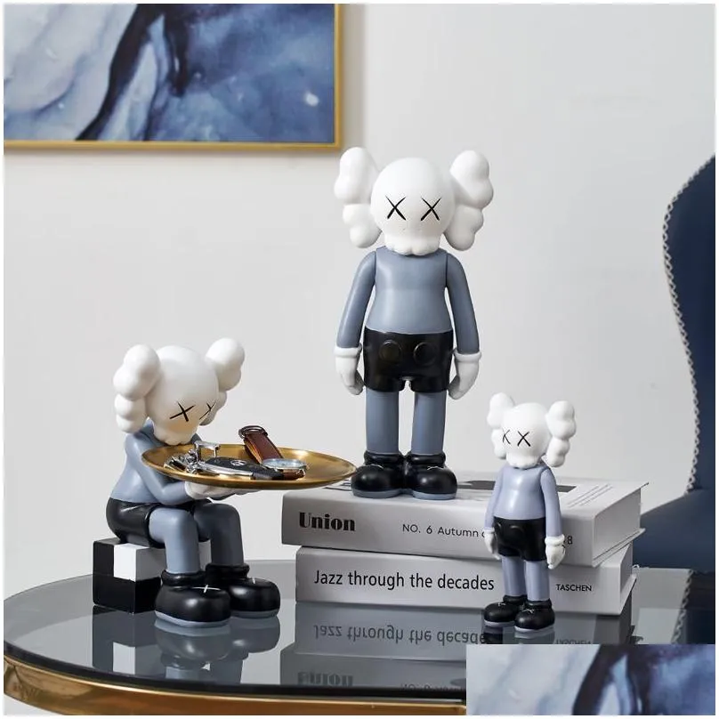 Creative Character Statues and Sculptures Bedroom Accessories Home Decorative Kawaii Room DecorCharacter Figurines for Interior 220329