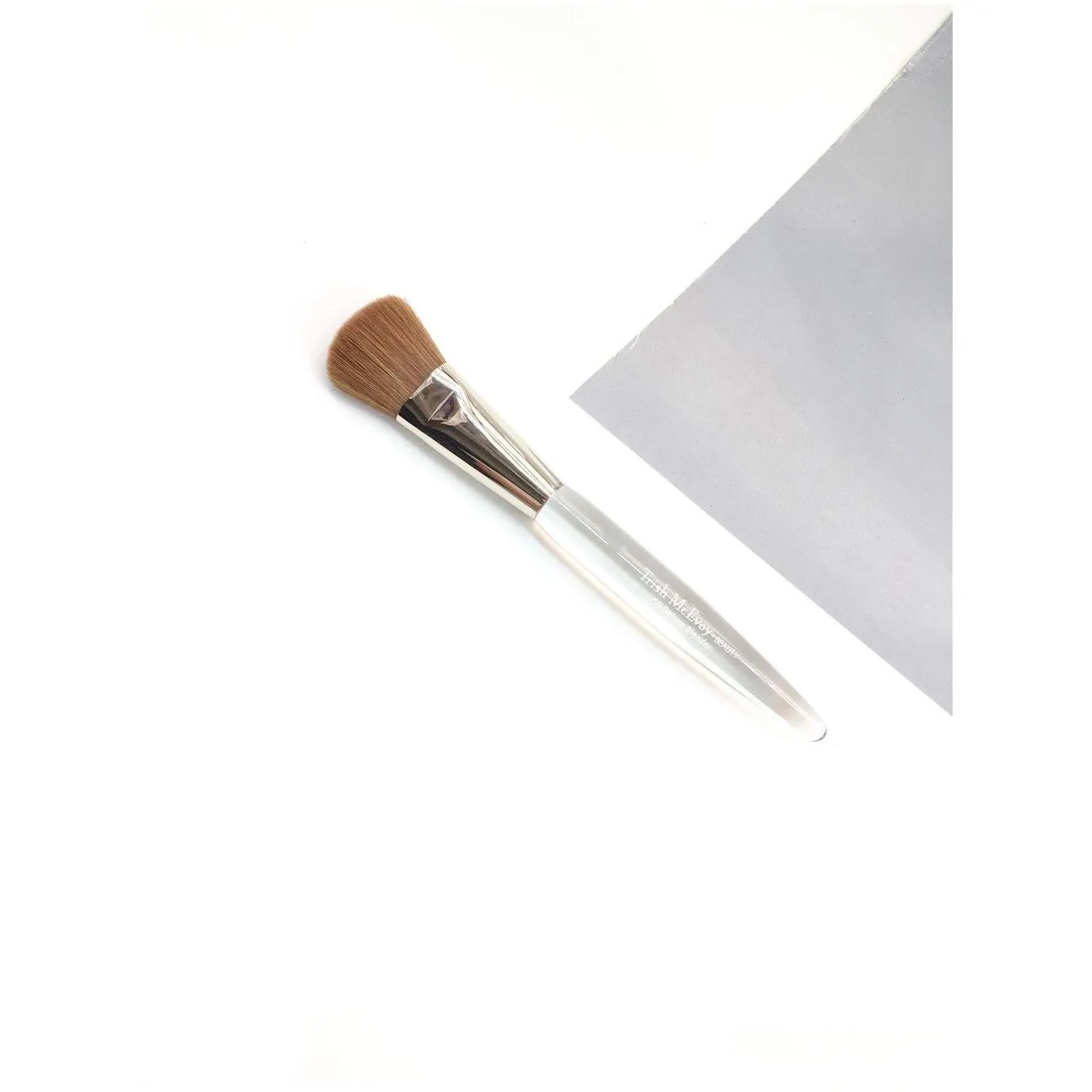 TRISH MCEVOY Brush 55 Deluxe Blender Foundation Brush - Even Skin Foundation Cream Liquid Blending Brush