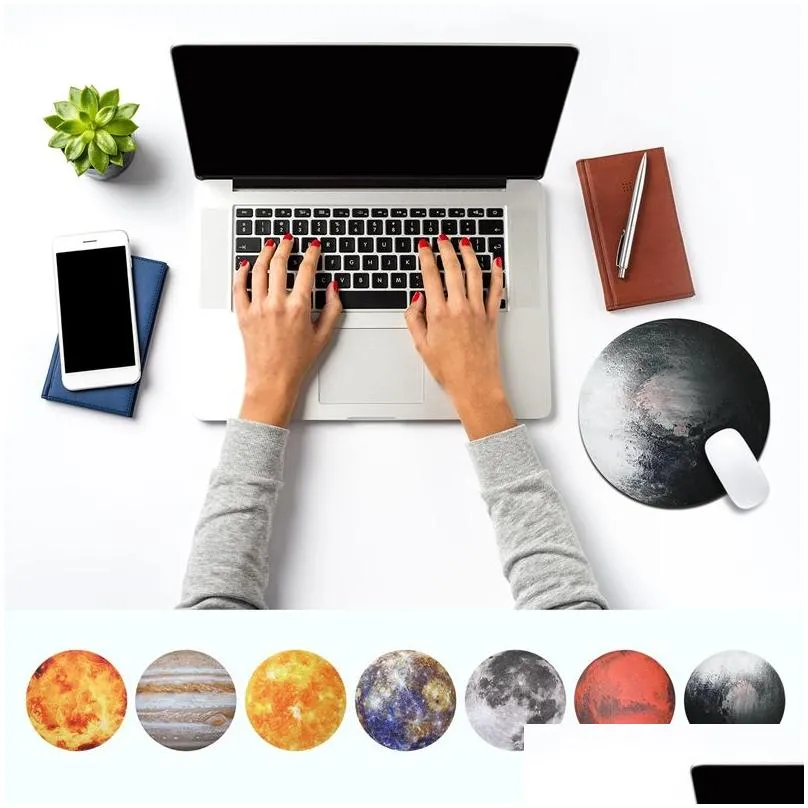 Astro Series Round Pluto pattern Mouse Pads Office Home Desk Accessories NonSlip Easy Cleaning Mouses Pad Wrist Rests for Women