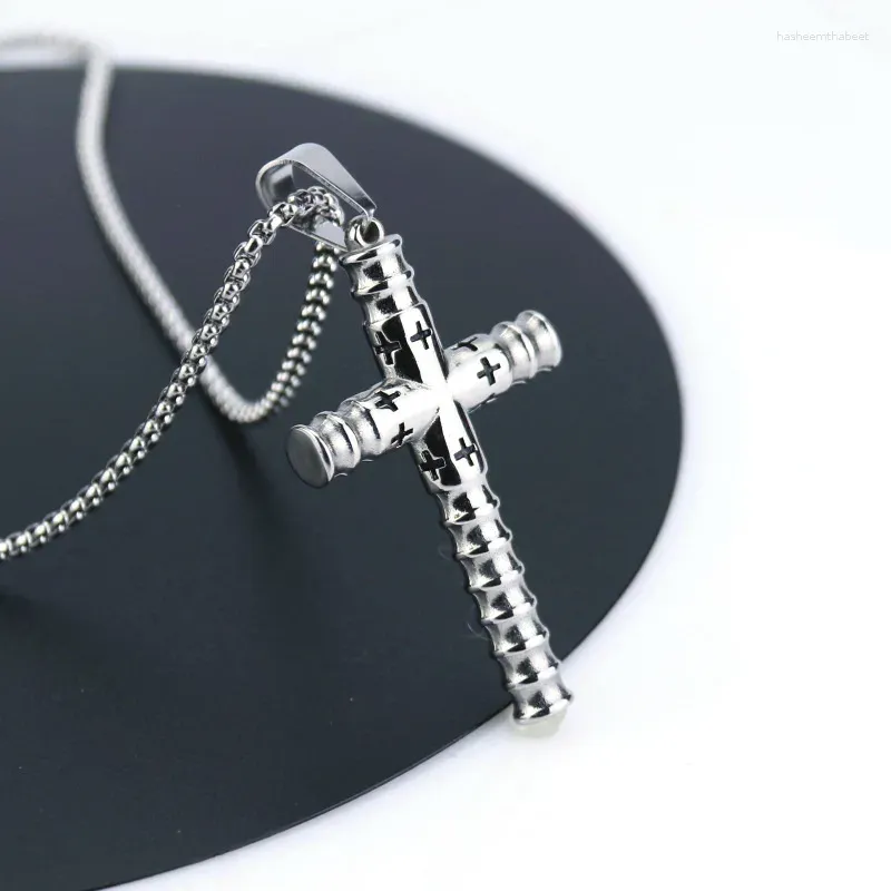 Pendant Necklaces 1Pcs Hip-hop Cross Necklace Zinc Alloy Punk Design Classic Black Chain Choker Men Women Jewelry