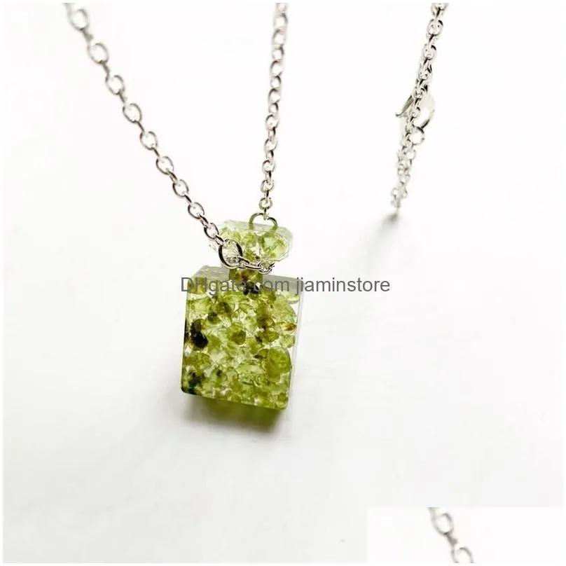 Pendant Necklaces Natural Peridot Crystal Beads Orgone Energy Necklace Olivine Tumbled Stones Chips Stone Bottle Resin 1pcPendant