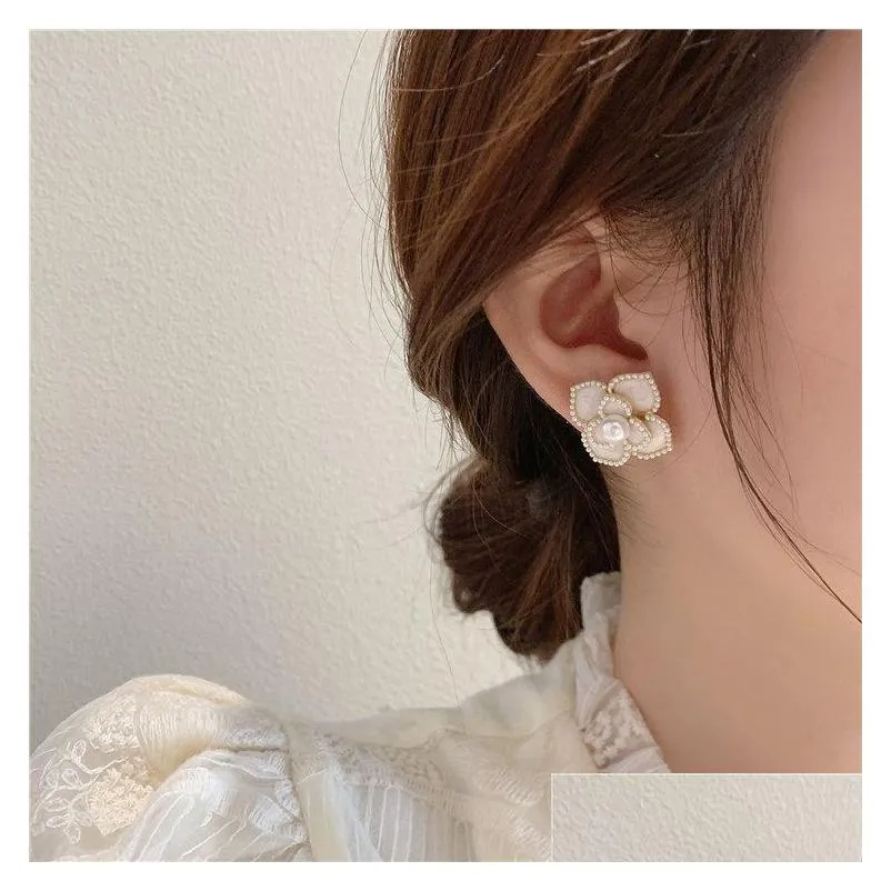 s925 silver temperament camellia pearl stud earrings ladies simple sweet cool stud earrings female retro earrings