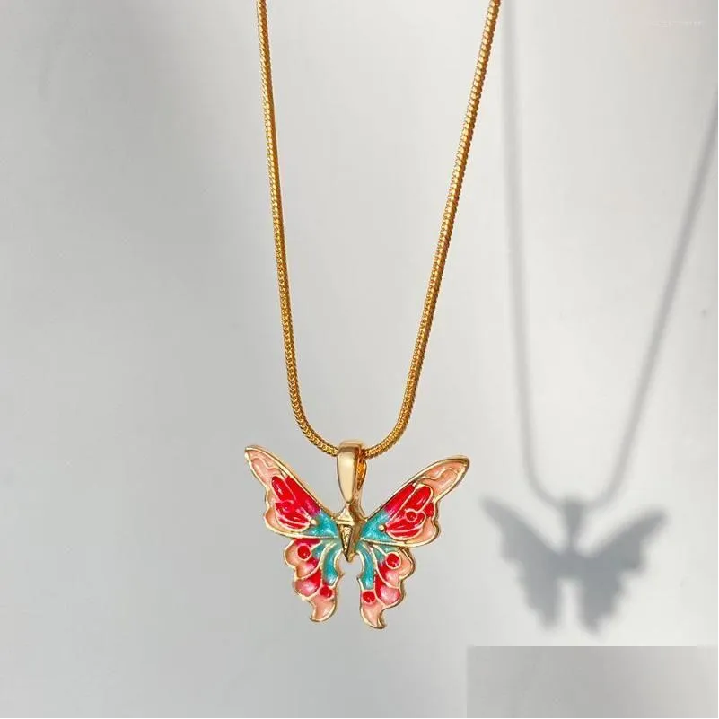 Pendant Necklaces Exquisite Enamel Butterfly Necklace For Women Charm Elegant Clavicle Chain Accessories Jewelry Gift