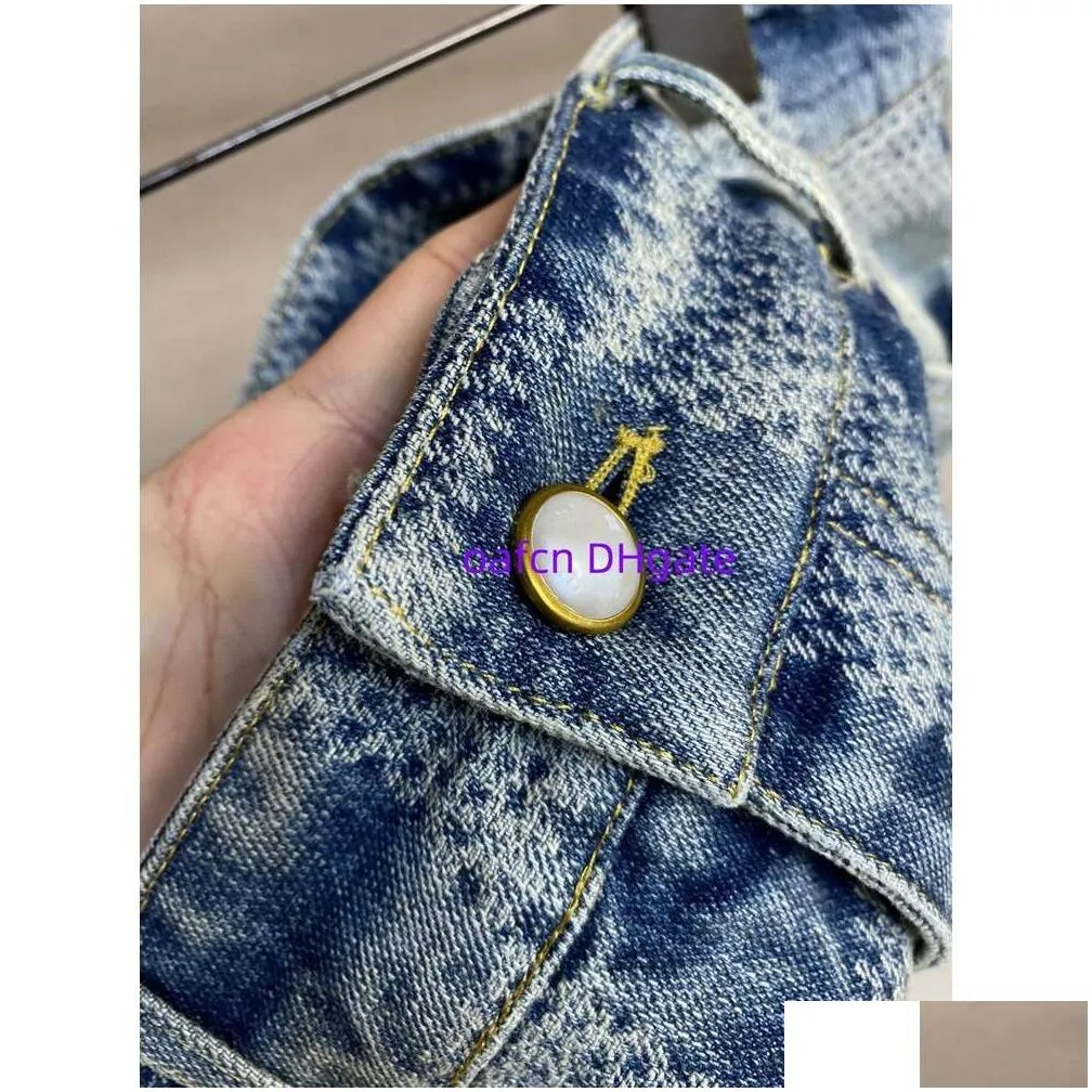 24SS Paris ITLAY SKINNY Jeans Casual Men`s Windproof Windbreaker Street Fashion Pocket Warm Men`s Warm Women`s Couple Coat Purple Jeans Designer Jacket