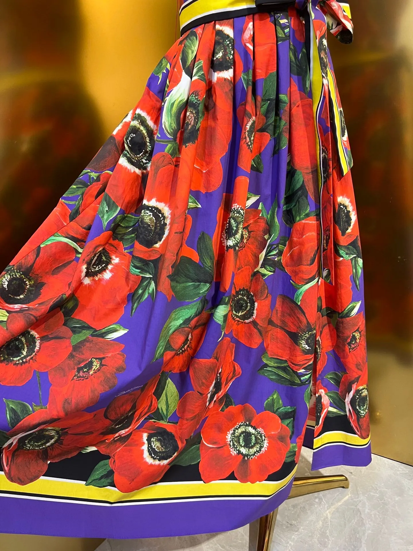 Womens Dress European Fashion brand cotton Cotton red sea anemone gathered waist slip mid dress