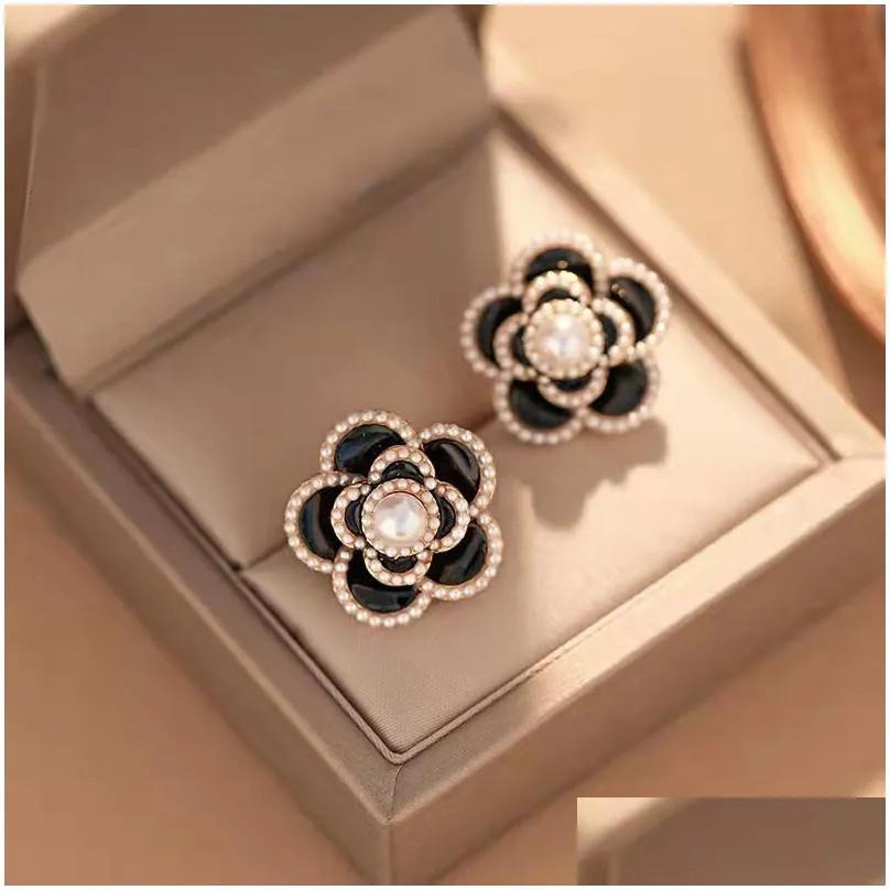 s925 silver temperament camellia pearl stud earrings ladies simple sweet cool stud earrings female retro earrings