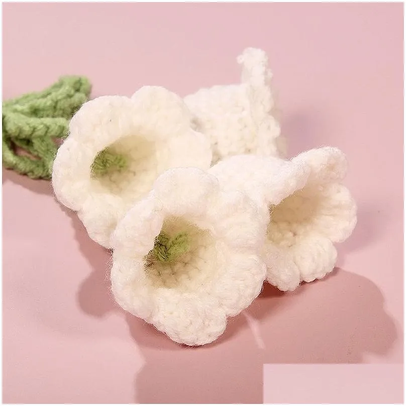 fashion hand-hook woven wool flower keychains girl schoolbags cute keychain pendant bell hanging jewelry accessories gift lady