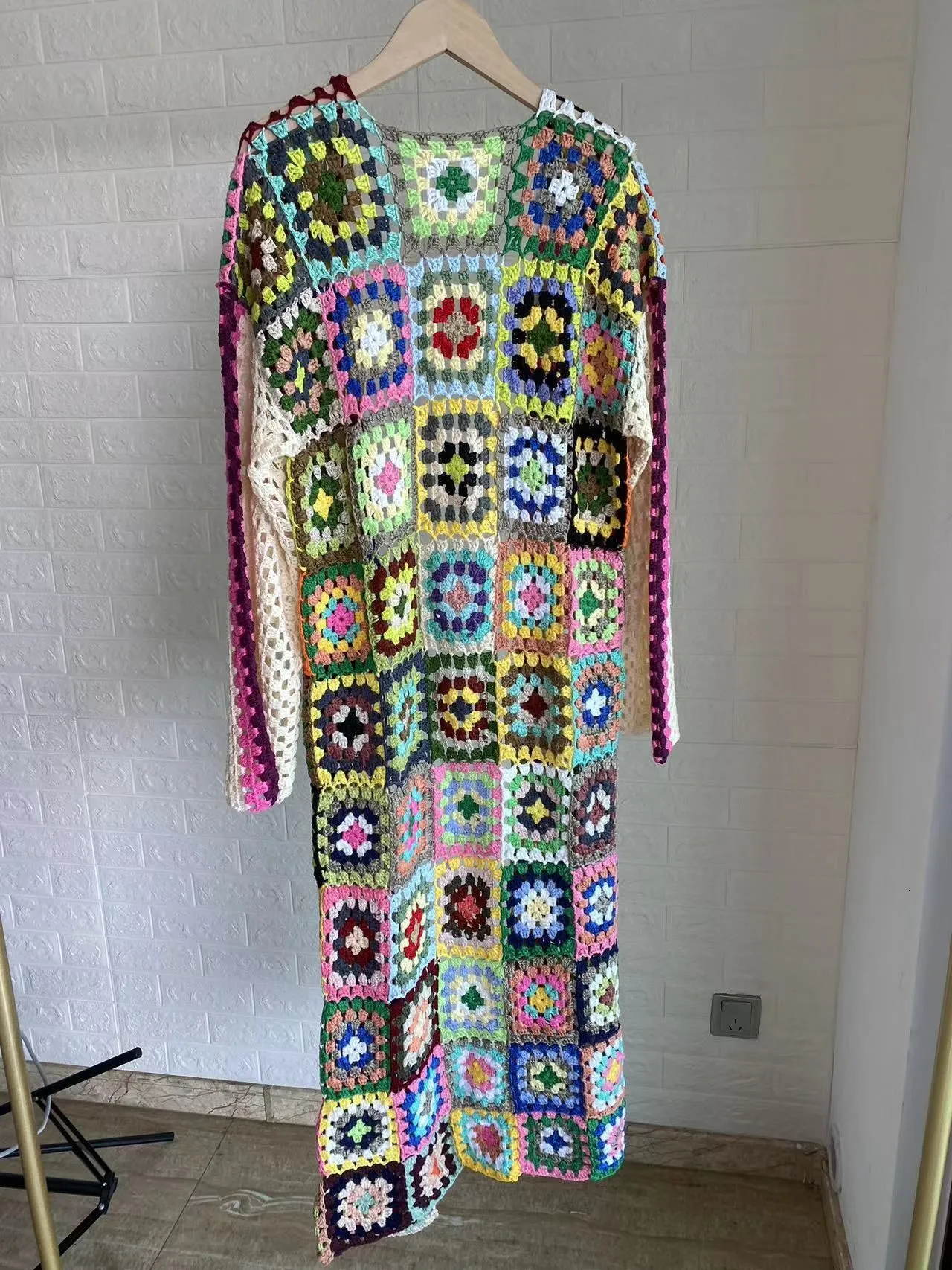 Women`s Sweaters early autumn women`s temperament fashion full handmade grandmother checkered long cardigan 230831
