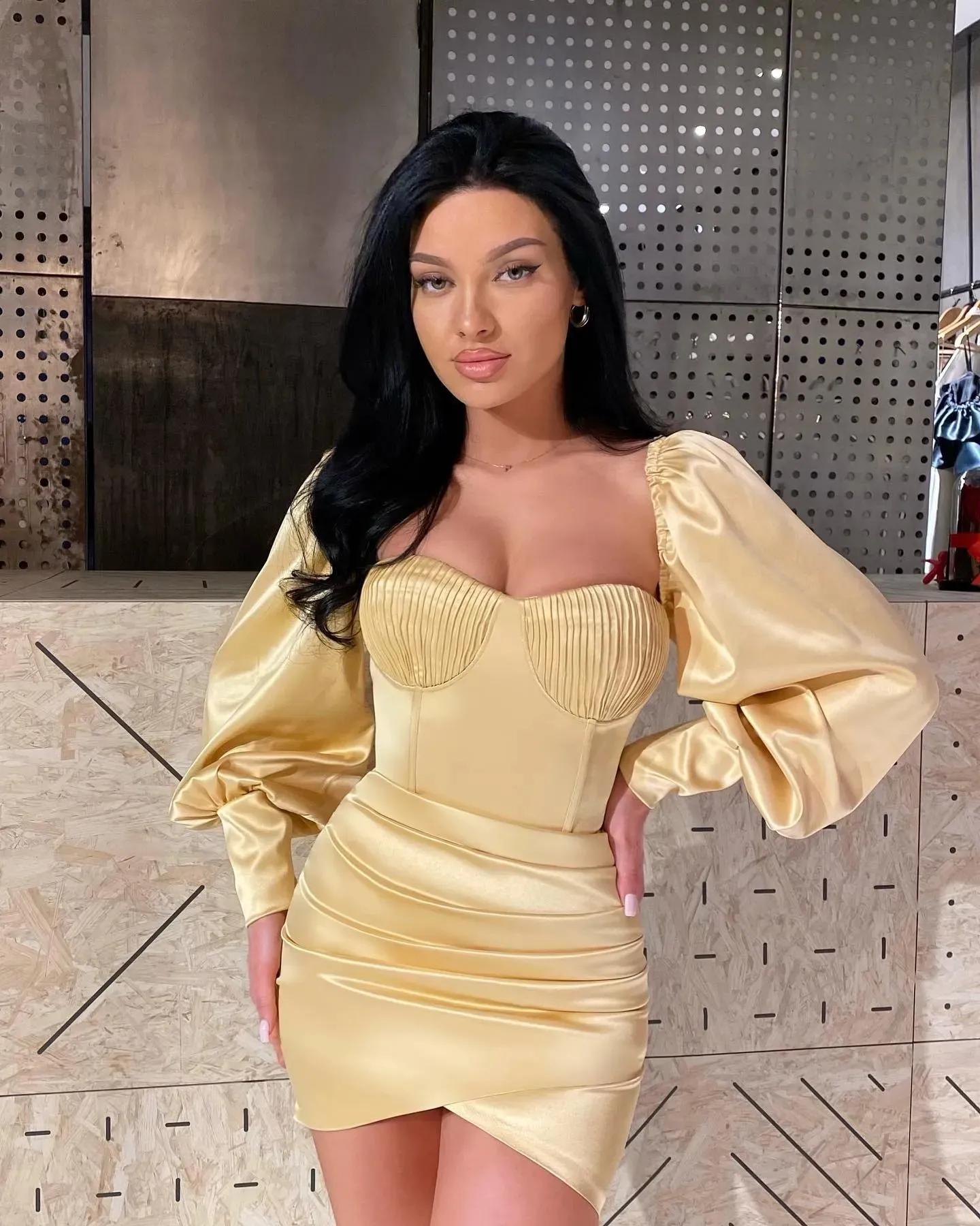 Sexy Light Yellow Cocktail Dress Long Sleeves Sweetheart Short prom dresses Pleats mini party homecoming Special Occasion dress