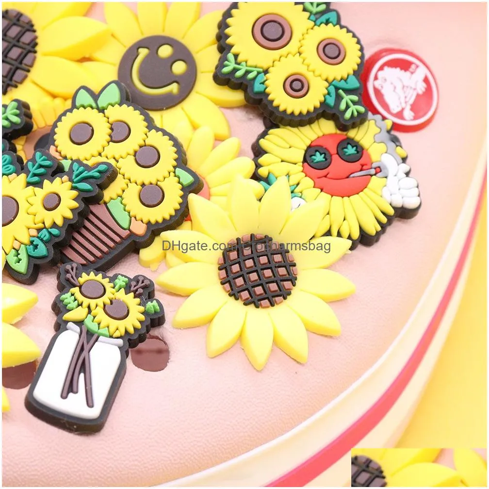 Shoe Parts & Accessories Wholesale 100Pcs Pvc Flower Sunflower Buckle Charms Adt For Wristband Button Clog Decorations Drop Delivery S Dhpid