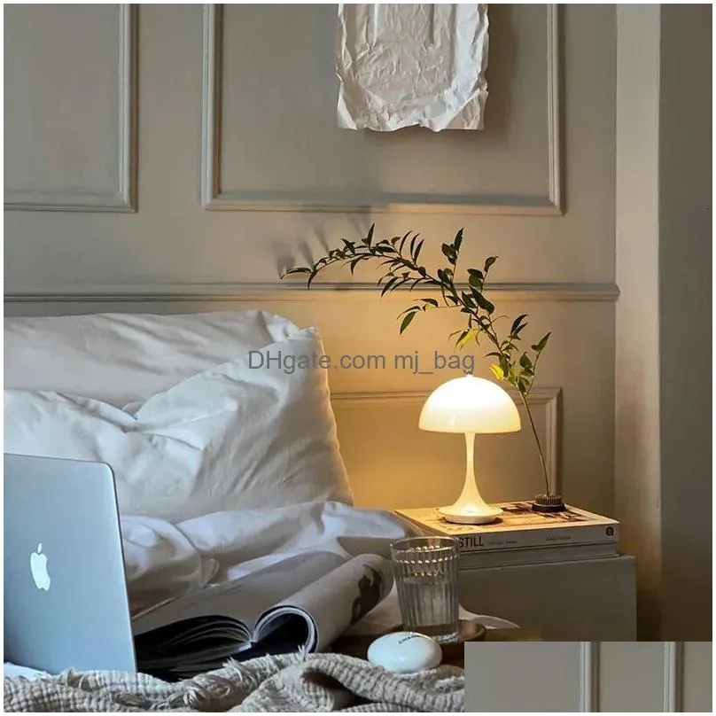 Decorative Objects & Figurines Figurinesdanish Luxury Nordic Retro Small Table Lamp Bedroom Bedside Rechargeable Decoration Study Livi Dh6Kv