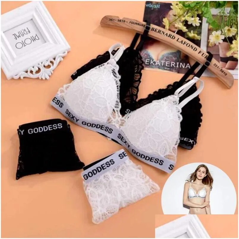 Yoga Outfit 2PCS/Set Women Sexy White Lace V-neck Bra Briefs Set Seamless Underwear Elastic Waist Belt Panty Lady Soft Intimates