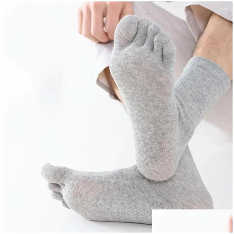 Men`s Socks 5 Pairs Five Fingers Cotton Men Solid Color Comfort Sport High Quality Anti-odor Running Split Toe Mid Tube
