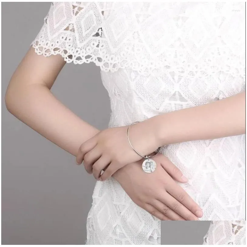 Bangle PolishedPlus Customized Bracelet Round Po Engraved Stainless Steel Letter Personalized Custom For Women Birthday Gift