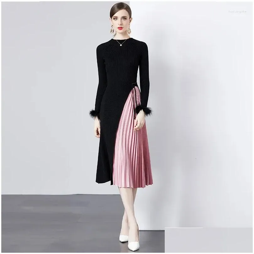 Casual Dresses Fashion Designer Women`s Knitted Patchwork Pleated Dress Autumn Knitting Long Ostrich Hair Sleeve O Neck Belt Midi 529