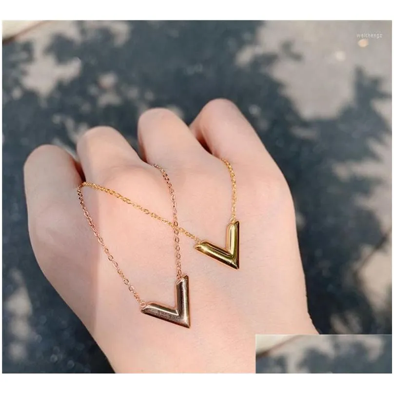 Pendant Necklaces Yun Ruo Fashion Never Fade Gold Plated Letter V Shape Necklace European Woman Jewelry Titanium Stainless Drop Deliv Otui6