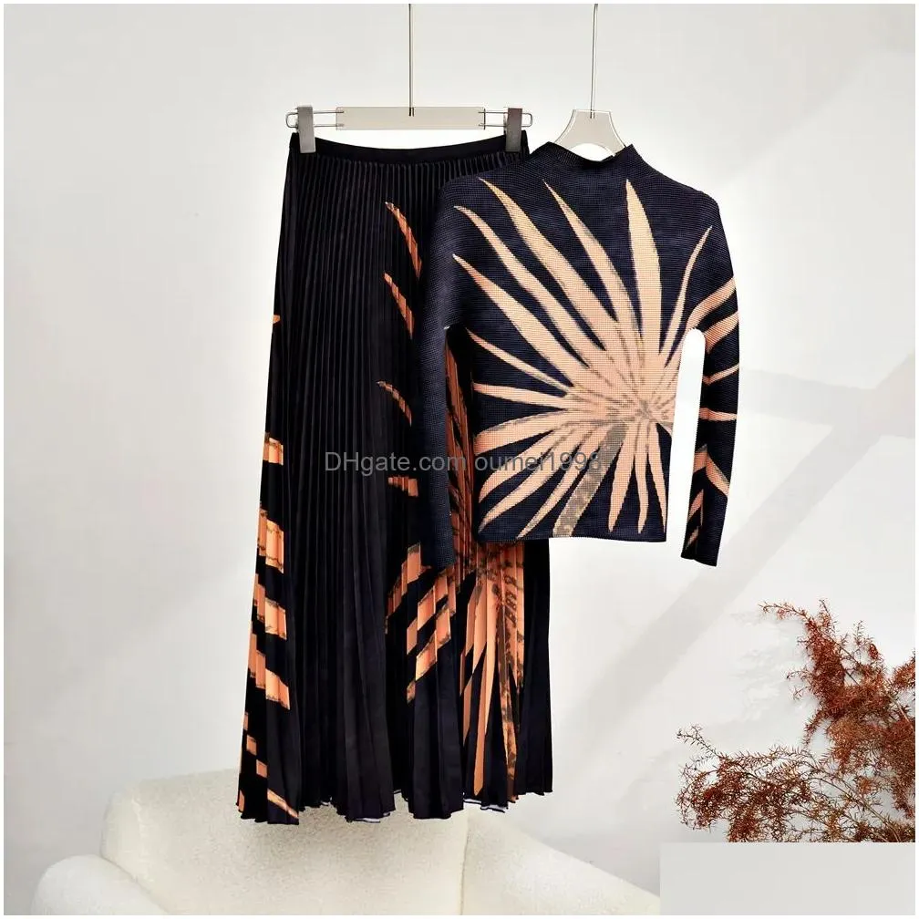Two Piece Dress 2 Sets Women Outfits Autumn Stretch Slimming Miyake Pleated Long Sleeve Vintage Printed Tops Drop Delivery Dhvas