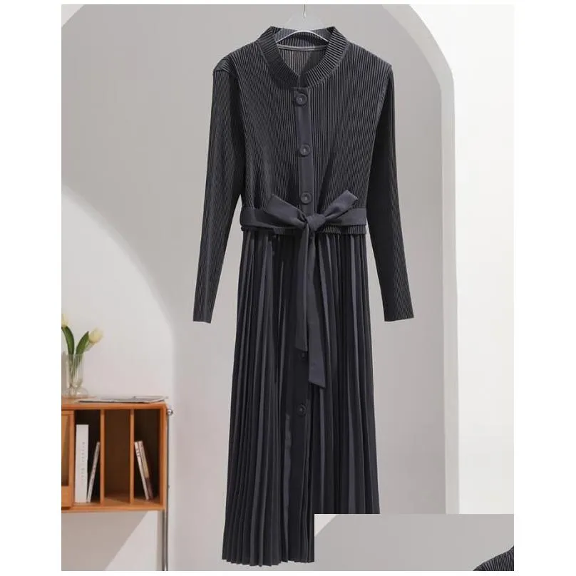 Casual Dresses Spring Women`s Dress Stand-up Collar Row Buckle Waist Tie Fashion Pressed Pleated Skirt Simple Loose