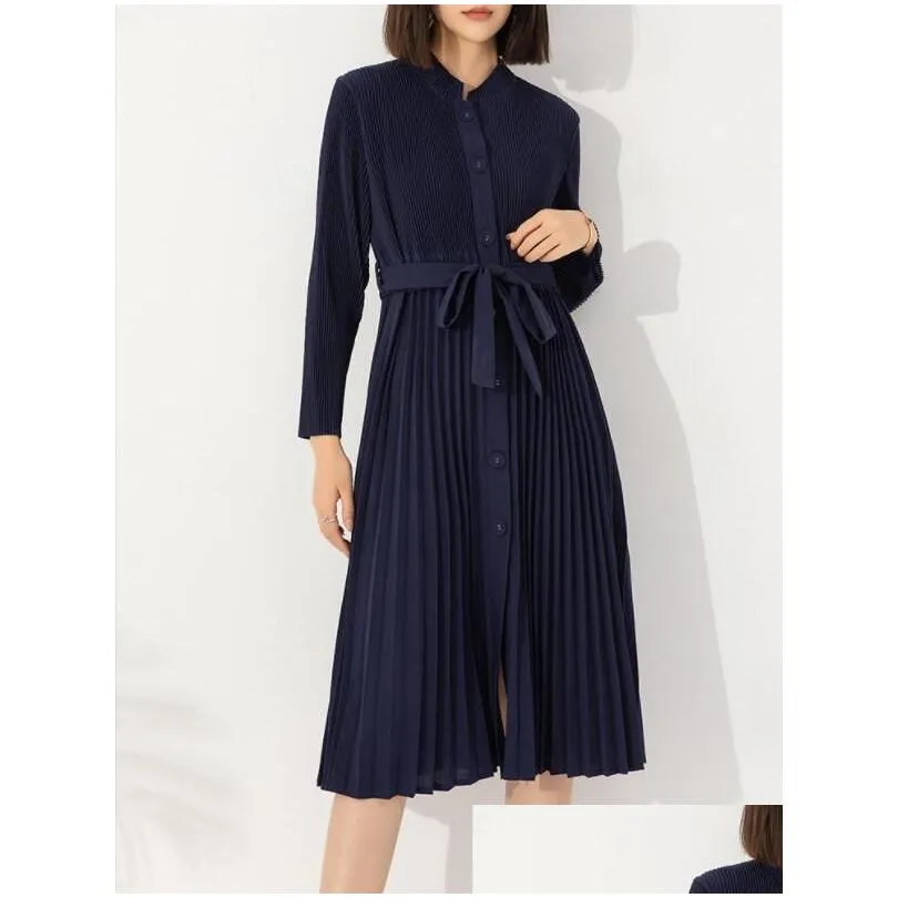 Casual Dresses Spring Women`s Dress Stand-up Collar Row Buckle Waist Tie Fashion Pressed Pleated Skirt Simple Loose