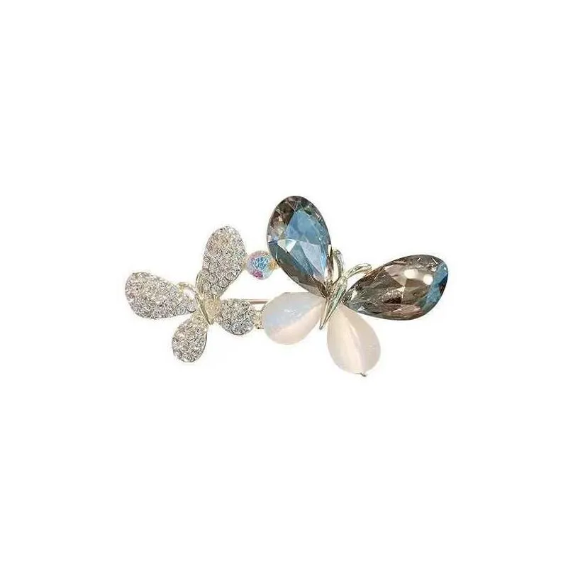 Korean high-grade crystal butterfly brooch fashion versatile white-collar Brooch professional suit coat sweater pin buckle