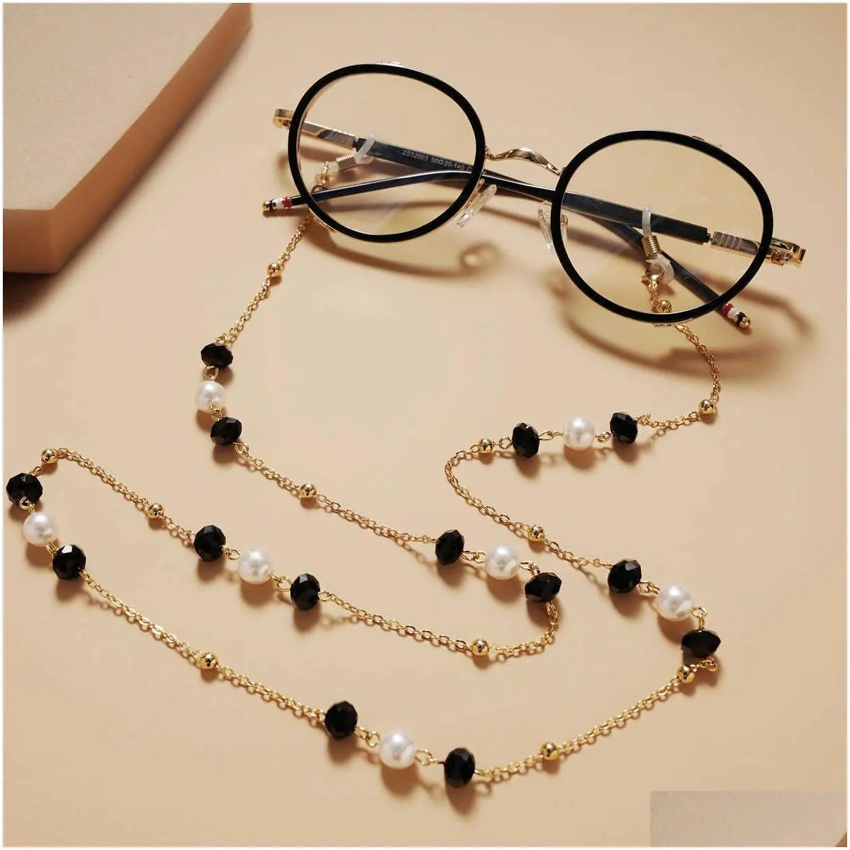 Hanging neck glasses chain anti loss hanging rope chain Pearl Crystal Beaded Necklace temperament mask chain