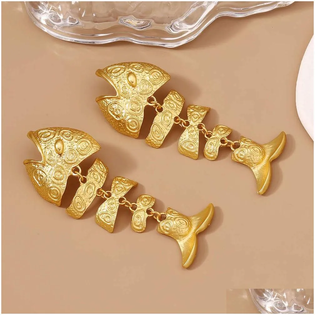 Jewelry Gold Hollow Fish bone Trendy and Versatile Earrings Matching
