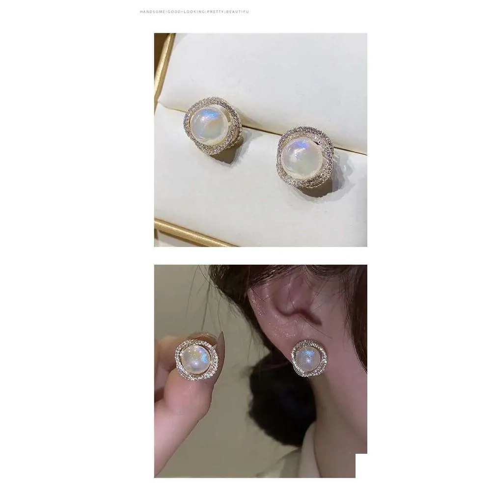 Korean Exquisite Small Pearl Earrings, Light Zircon Stone, High Quality Elegance, Versatile and Simple Earrings for Commuting Women