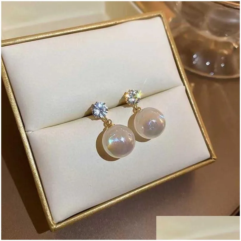 Pearl Charm Ear Studs Women`s Design Sense Advanced Unique Buckle New Fashion Earrings