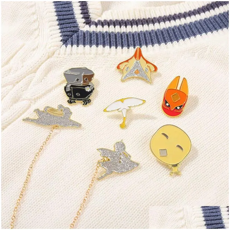 Light encounter Brooch game Commemorative Medallion overlapping crab Dwarf Mask Brooch metal badge collar pin Trinket scarf buckle