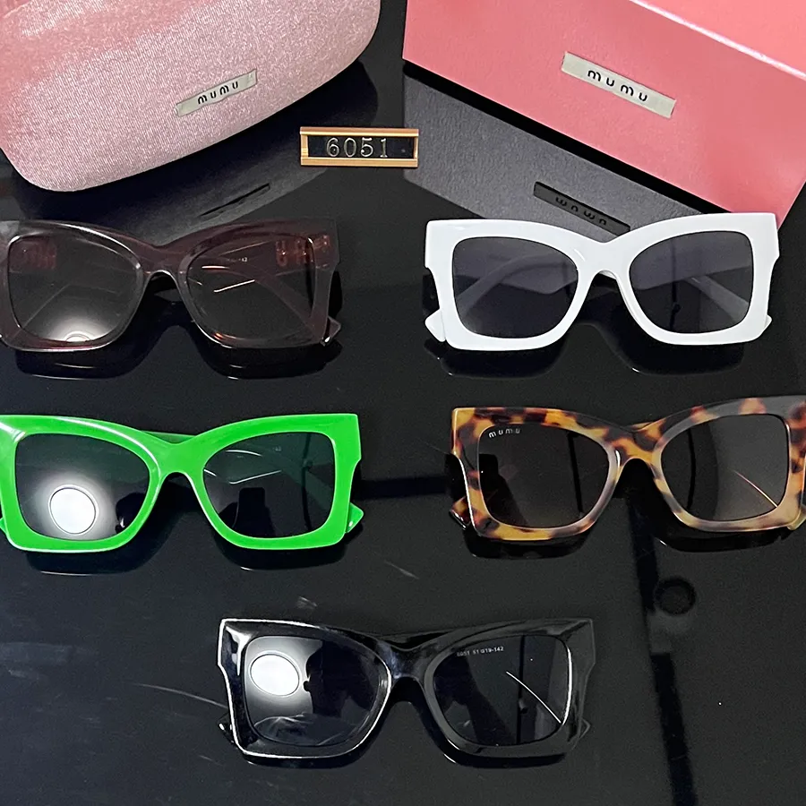Designer Shades Sunglass Fashion Sunglasses Design for Women Men Sun glass Adumbral 5 Colors Option Eyeglasses