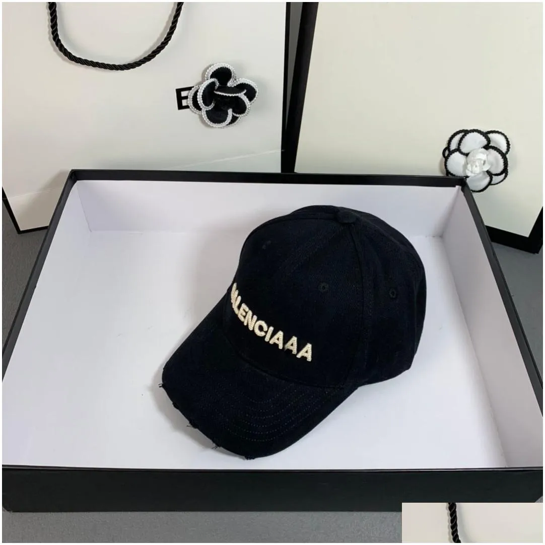 Ball Caps Womens Mens Spring And Summer Cap Broken Holes Retro Pretty Letter Embroidery Solid Color Outdoor Sports Designer Hat Drop Dhpsk