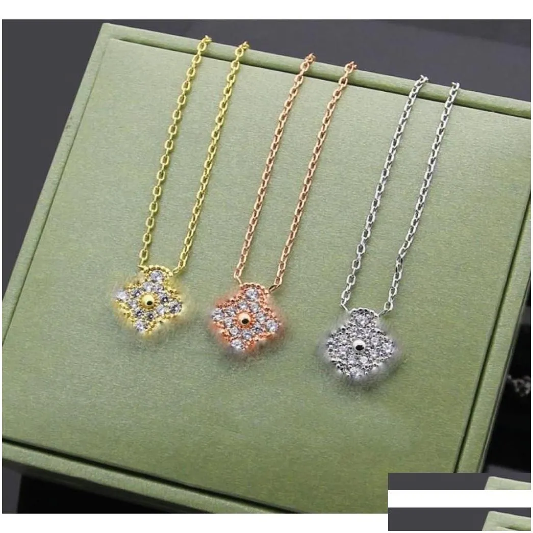 Pendant Necklaces Designer Jewelry Chains Luxury Bijoux Cjewelers  Letter Fourleaf Flower Buckle Fl Diamond Carved Single Drop Del