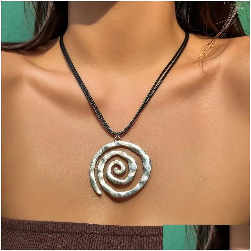 Pendant Necklaces Ethnic Creative Big Spiral Conch Necklace Women Goth Adjustable Leather Wax Thread Chain Holiday Y2K Jewelry