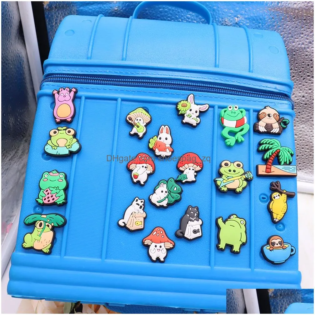 Wholesale 100Pcs PVC Colorful Frog Cat Mushroom Rabbit Animals Shoe Buckle Decorations For Kids Charms Button Clog Backpack