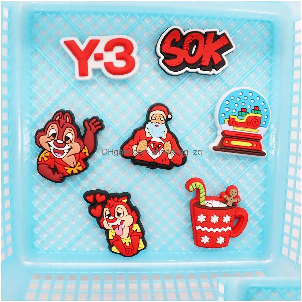 MOQ 20Pcs PVC Cartoon Santa Claus Squirrel Crystal Ball Drink Shoe Charms Accessories Clog Pins Buckle Decoration for Bracelet Wristband Party