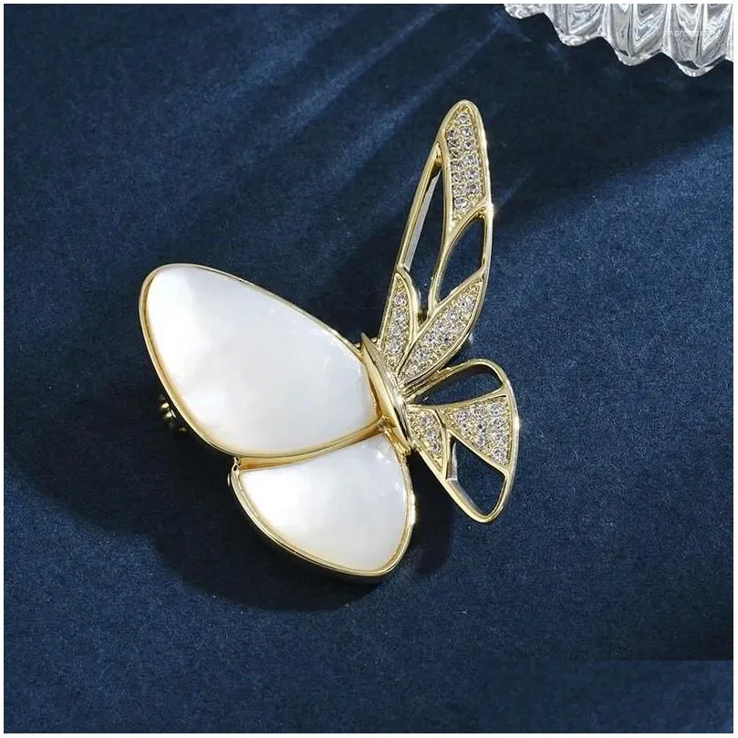 Brooches Fashion High-end Mother-of-pearl Butterfly Brooch Women Luxury Inlaid Zircon Corsage Holiday Gift Jewelry Accessories
