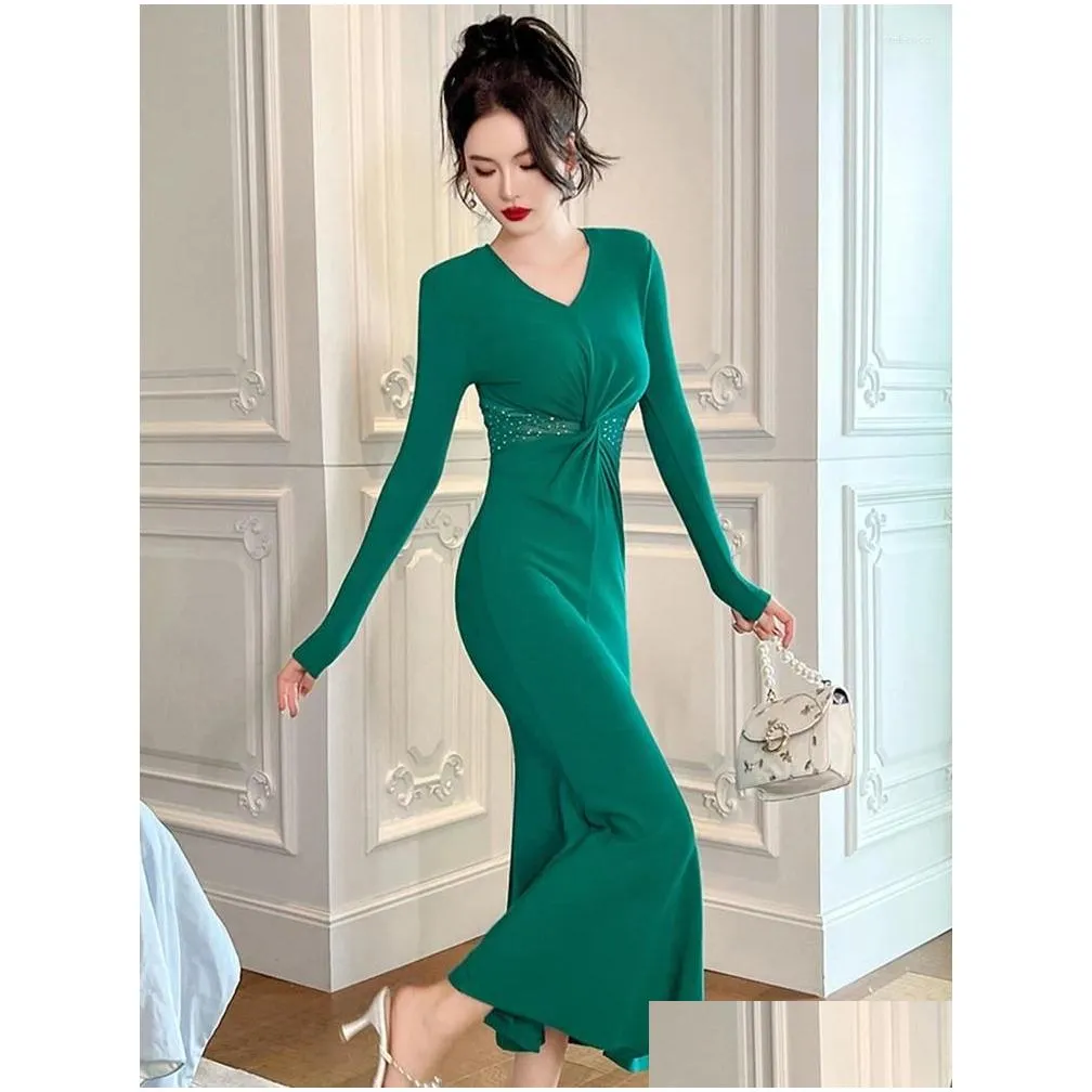 Casual Dresses French Elegant Long Dress Women Retro Green Elastic Twist Diamond Bodycon Ruffles Fishtail Robe Party Banquet Vestidos