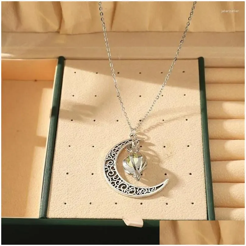 Pendant Necklaces 1pcs Imitation White Gold-color Necklace Ladies Simple Light Luxury Style Moon Pumpkin Shaped Jewelry