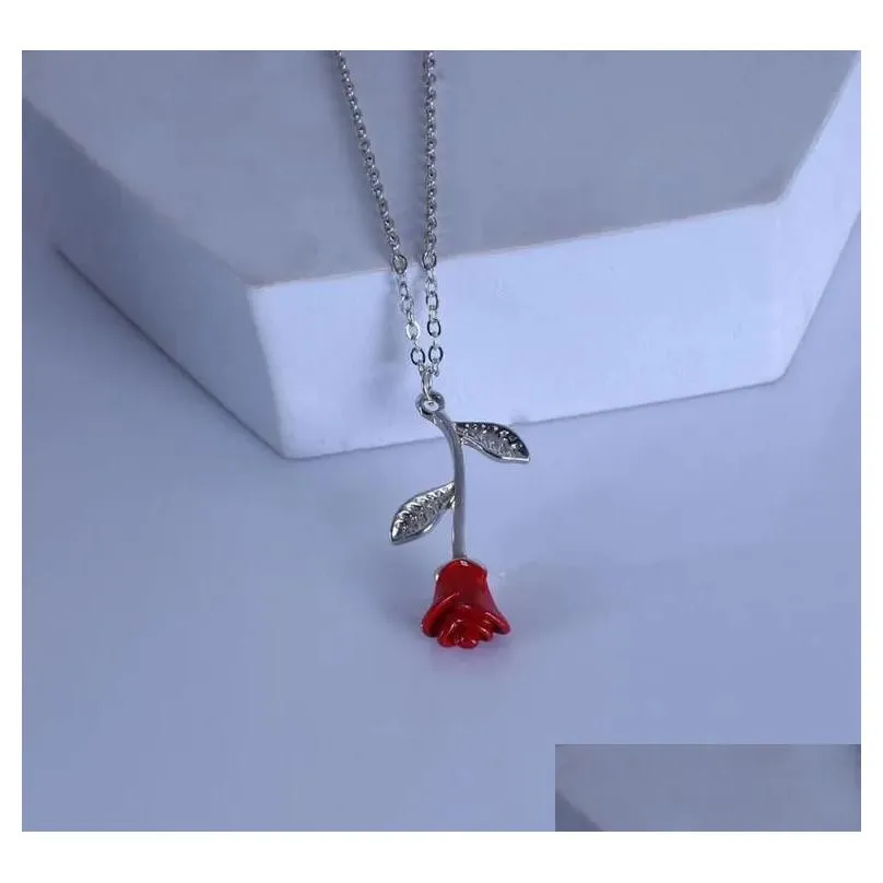 Romantic Red Rose Pendant Necklace Valentine`s Day Gift Necklaces For Girlfriend Designer Jewelry Accessories