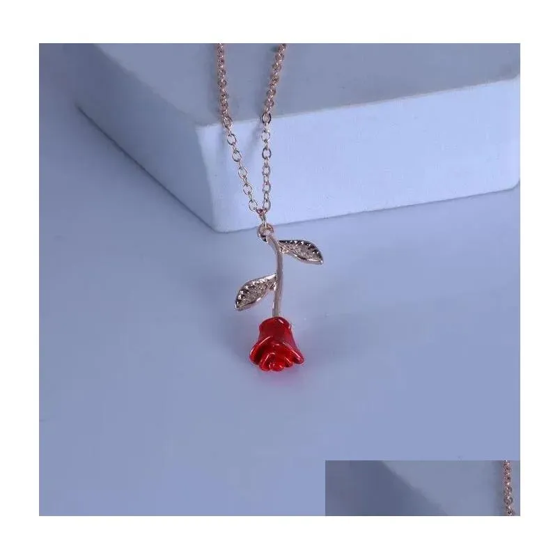 Romantic Red Rose Pendant Necklace Valentine`s Day Gift Necklaces For Girlfriend Designer Jewelry Accessories