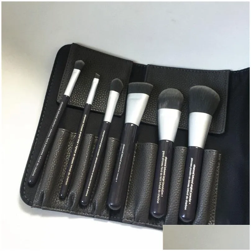 Deluxe Charcoal Antibacterial Makeup Brushes Set 6Pcs Antibacterial Synthetic Hair Brush kit Beauty Cosmetics Brushes Blendin7224428