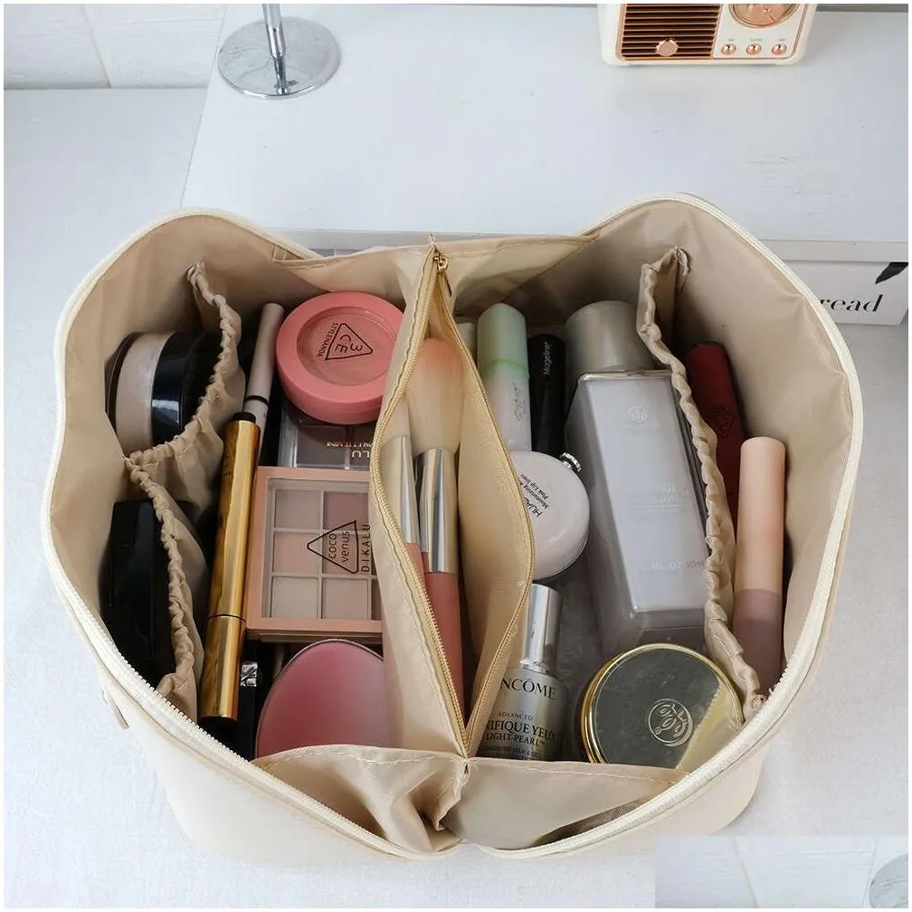Instagram Large Capacity Internet Celebrity Style Pillow Women`s PU New Convenient Storage Makeup Washing Bag 271791